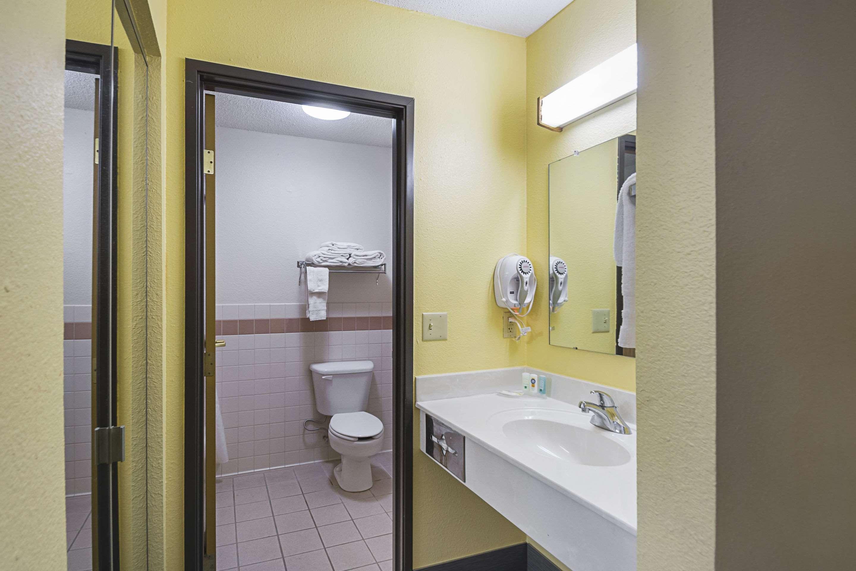 Quality Inn & Suites Harrington - Milford Екстер'єр фото
