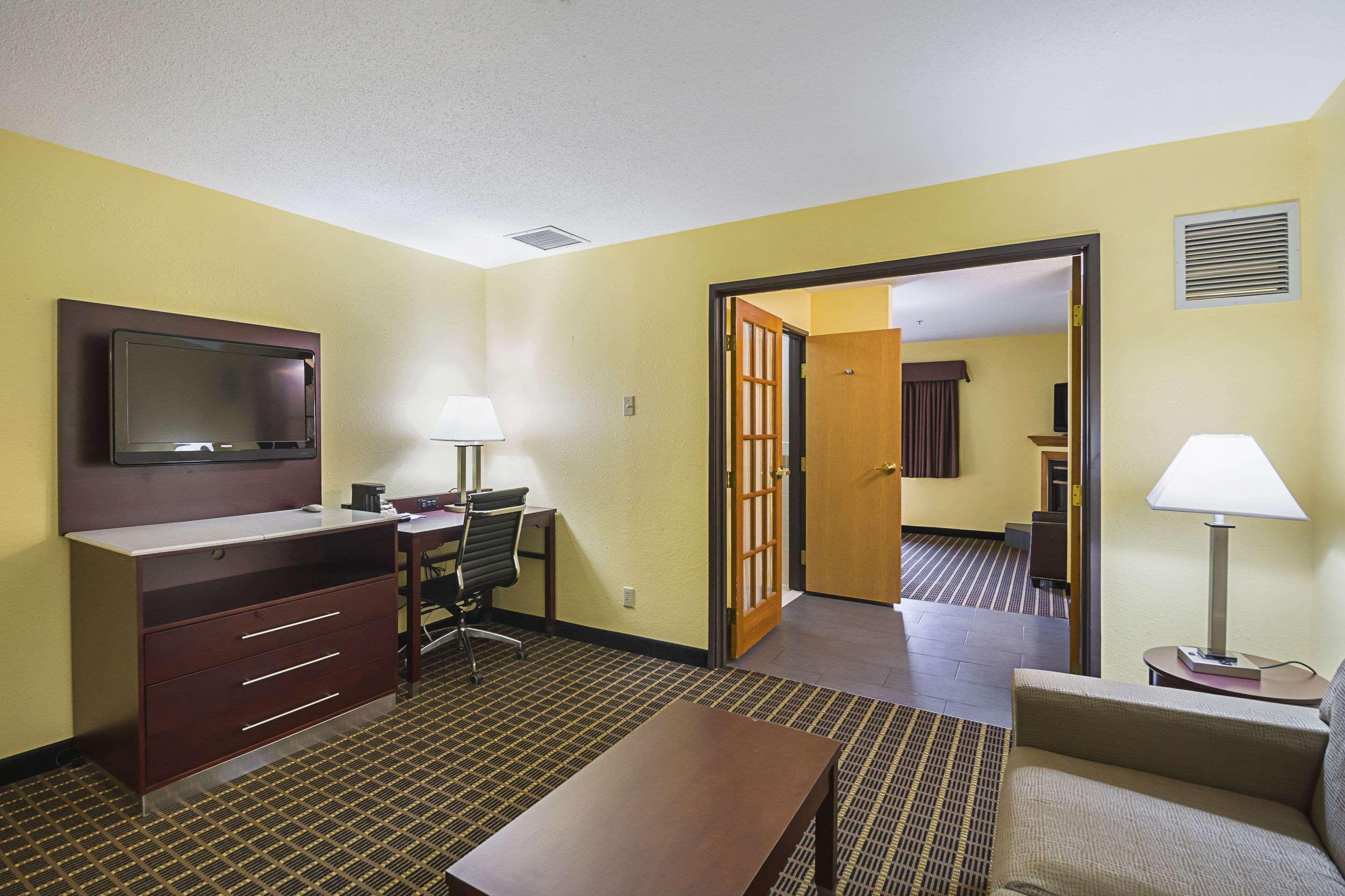 Quality Inn & Suites Harrington - Milford Екстер'єр фото