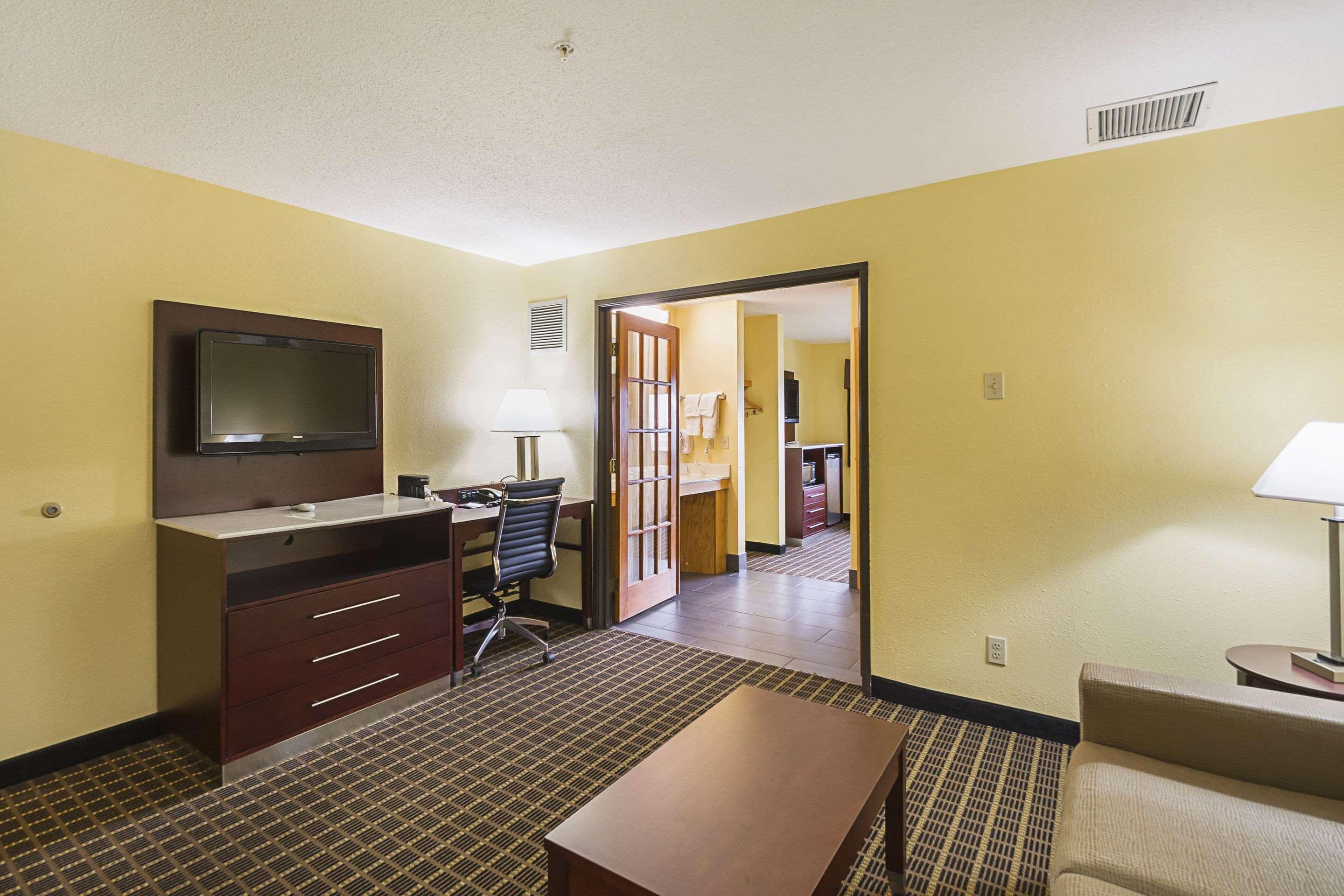 Quality Inn & Suites Harrington - Milford Екстер'єр фото