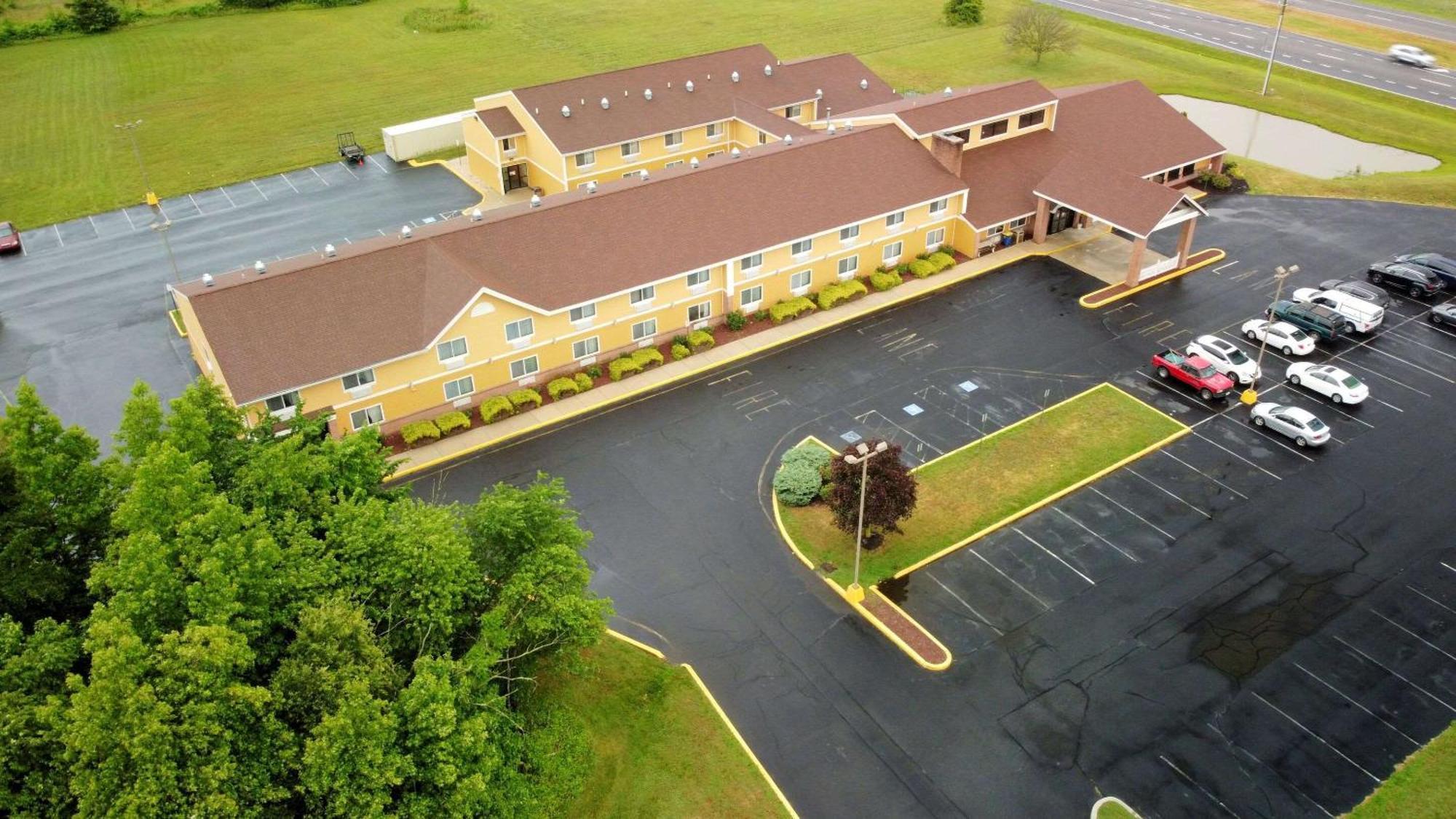 Quality Inn & Suites Harrington - Milford Екстер'єр фото