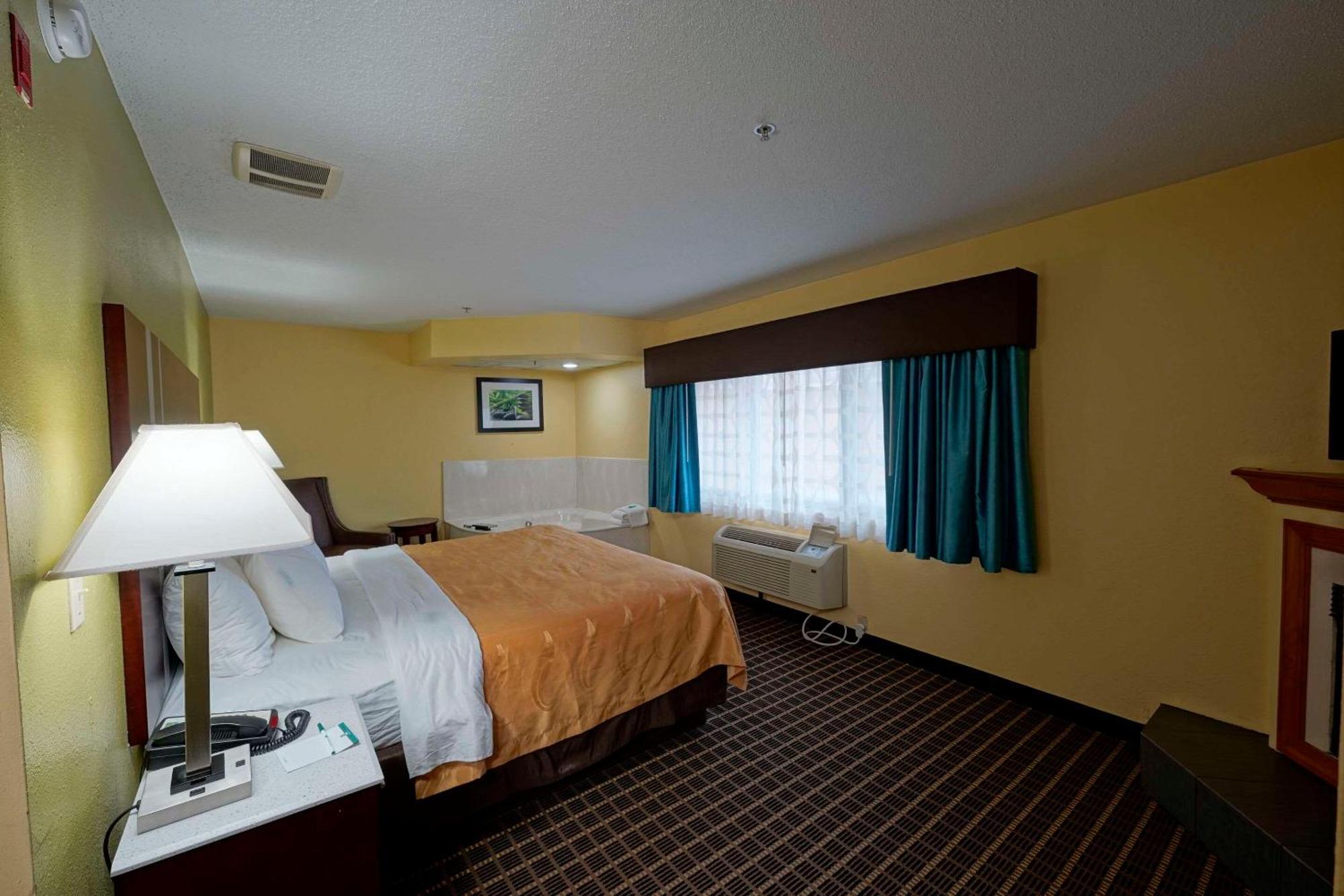 Quality Inn & Suites Harrington - Milford Екстер'єр фото