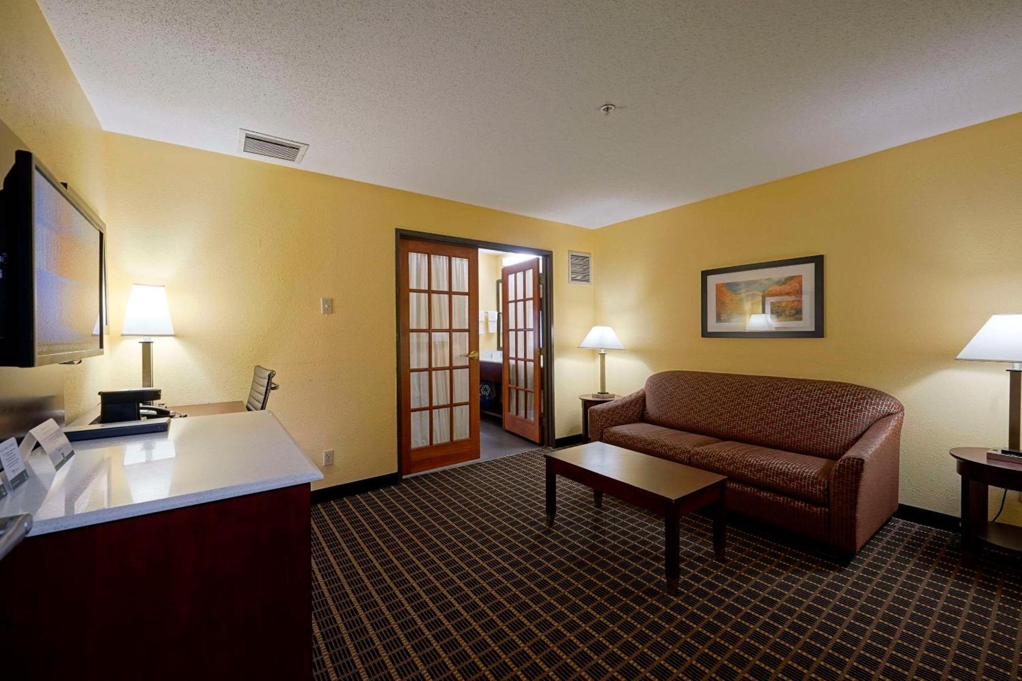 Quality Inn & Suites Harrington - Milford Екстер'єр фото