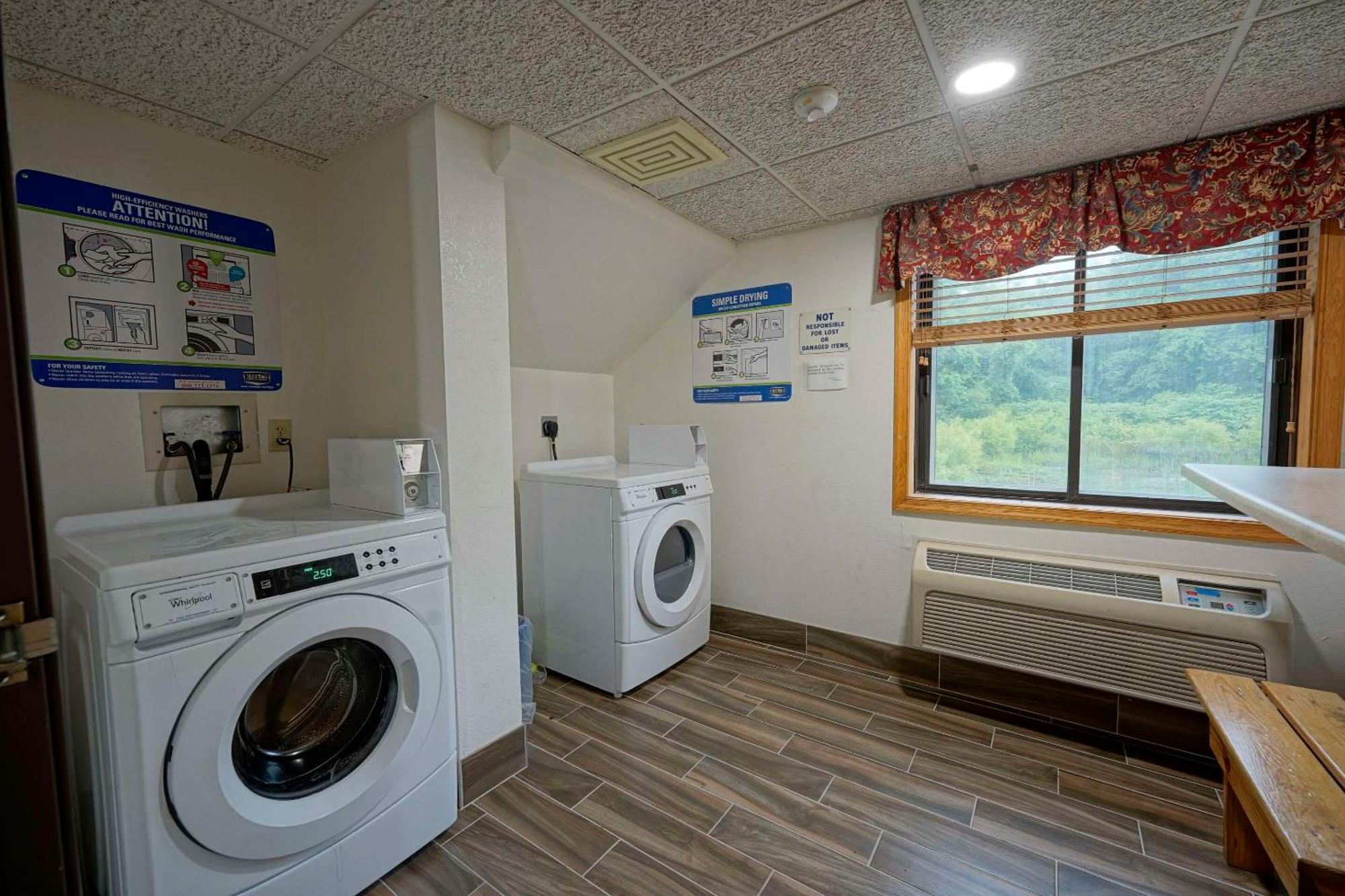 Quality Inn & Suites Harrington - Milford Екстер'єр фото